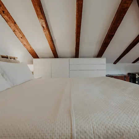 Artemar The Roof Piazza Unita 公寓